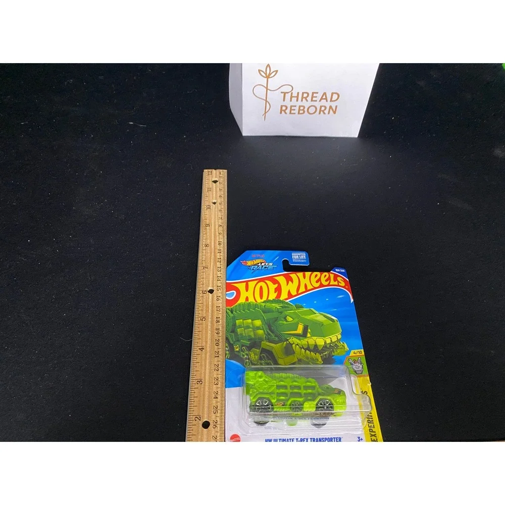 Hot Wheels HW Ultimate‎ T-Rex Transporter Diecast Car 2023 96/250 Green